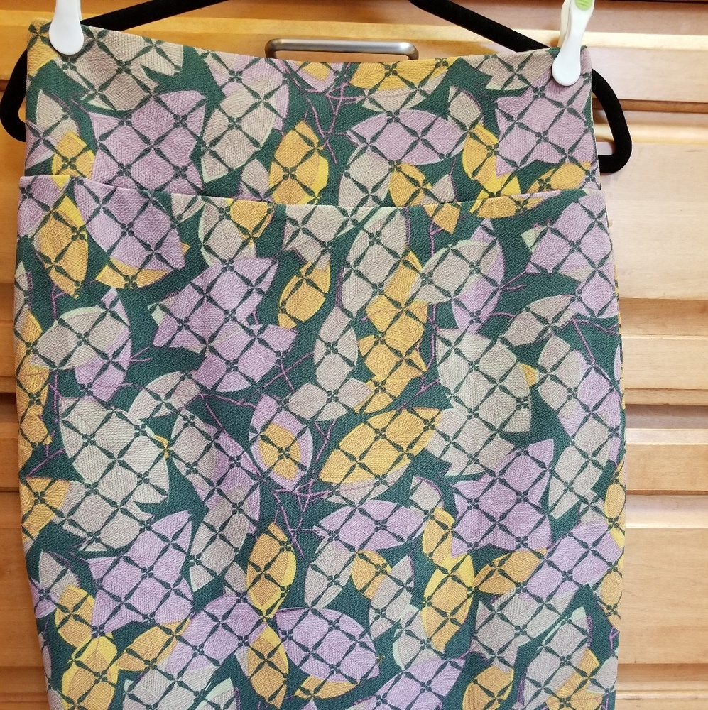 LuLaRoe Cassie pencil skirt
